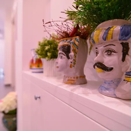 Le Porte Del Centro Bed & Breakfast 4*