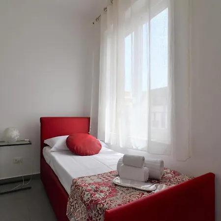 Le Porte Del Centro Bed & Breakfast 4*